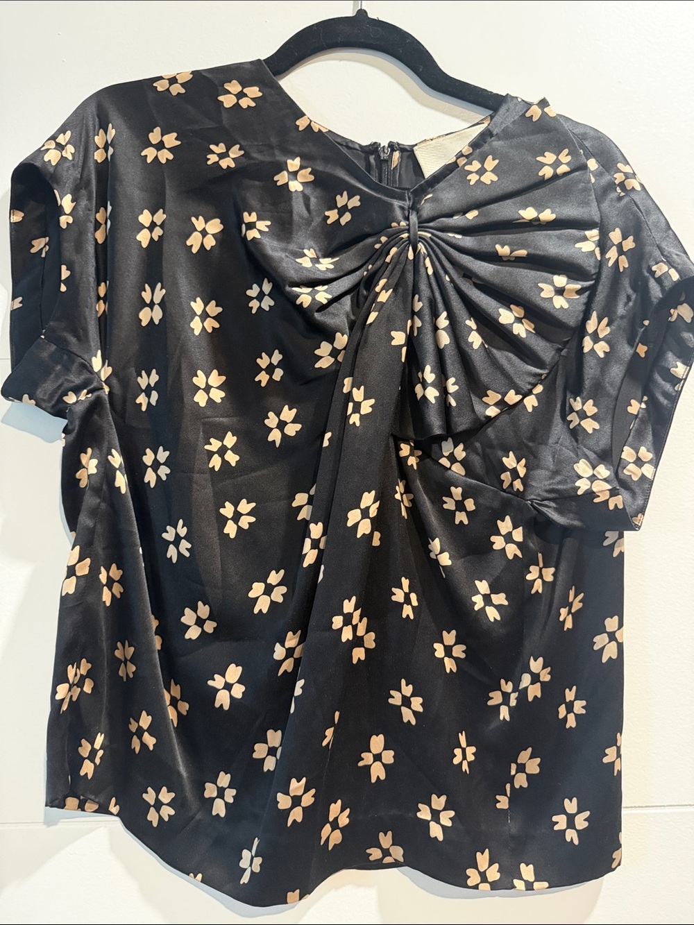 Elegant Black Floral Tie-Detail Short Sleeve Top